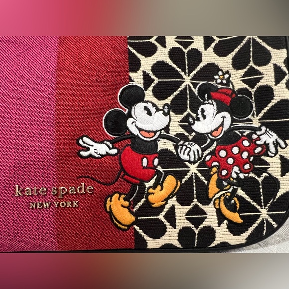 Kate Spade meets Disney’s Mickey & Minnie Mouse on this adorable little bag. - Picture 4 of 12